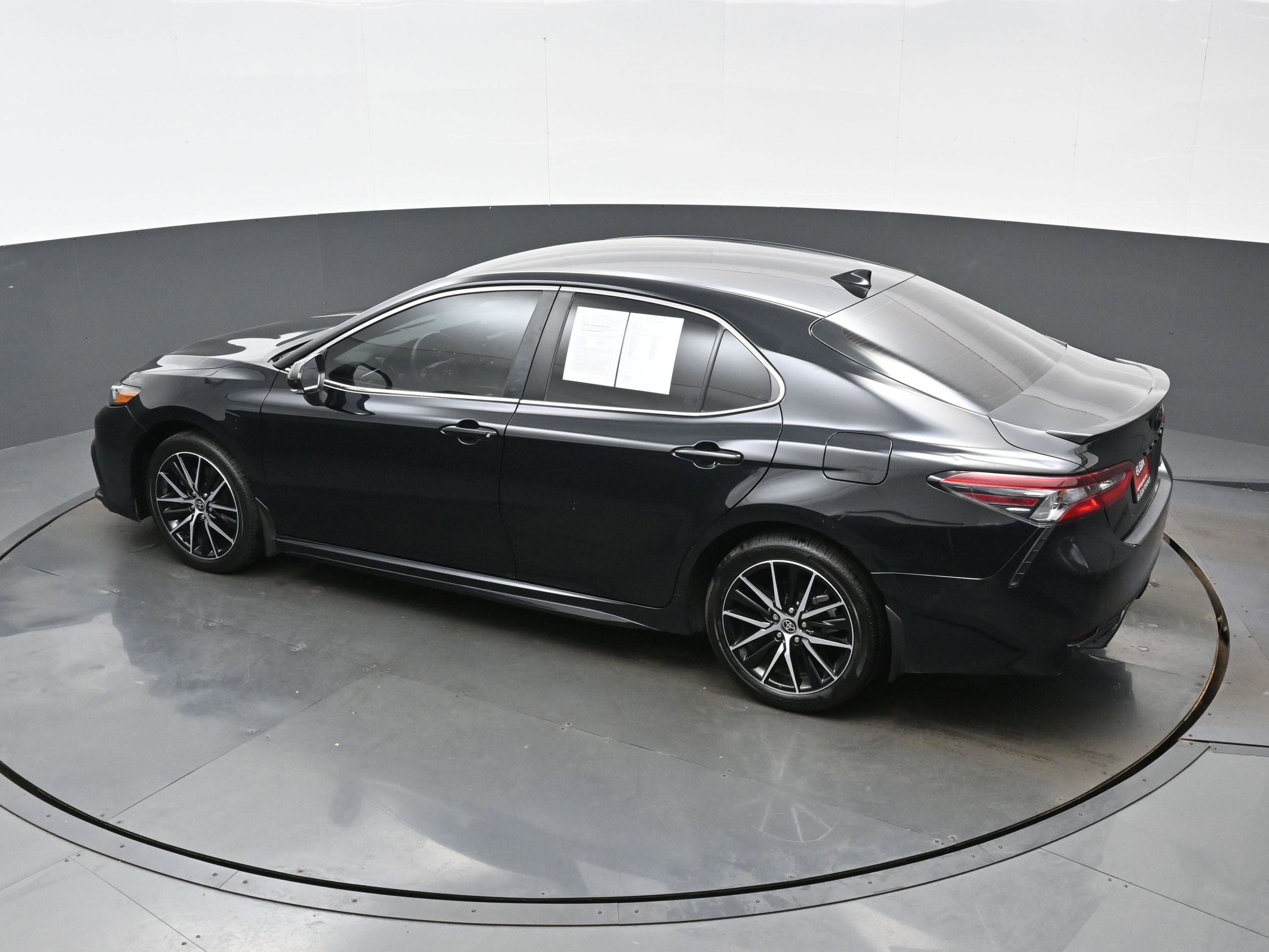 Used 2024 Toyota Camry SE FWD image 35