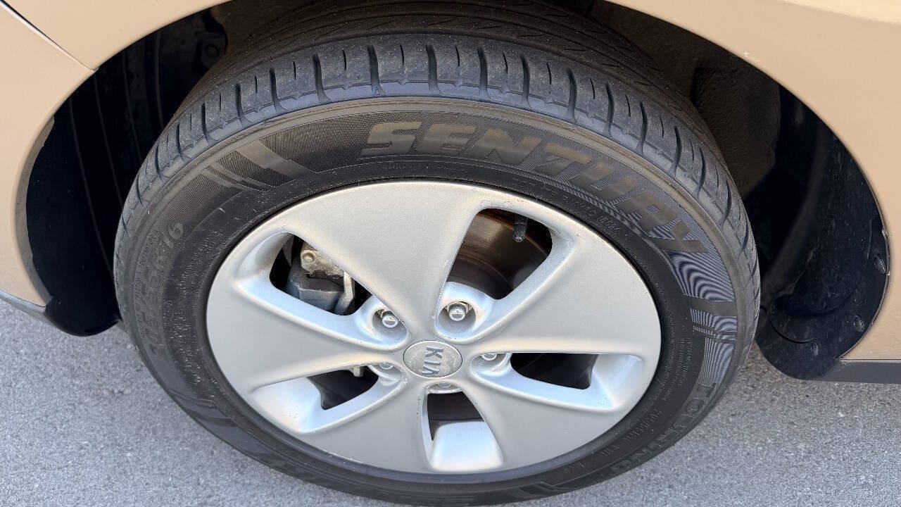 Used 2015 Kia Soul FWD image 9