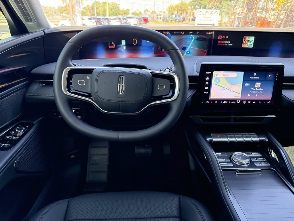 New 2026 Lincoln Nautilus Premier AWD/4WD image 17