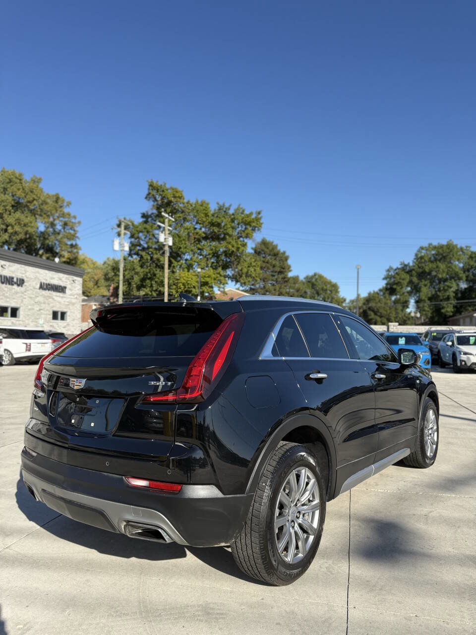 Used 2020 Cadillac XT4 Premium Luxury w/ Cold Weather Package image 6