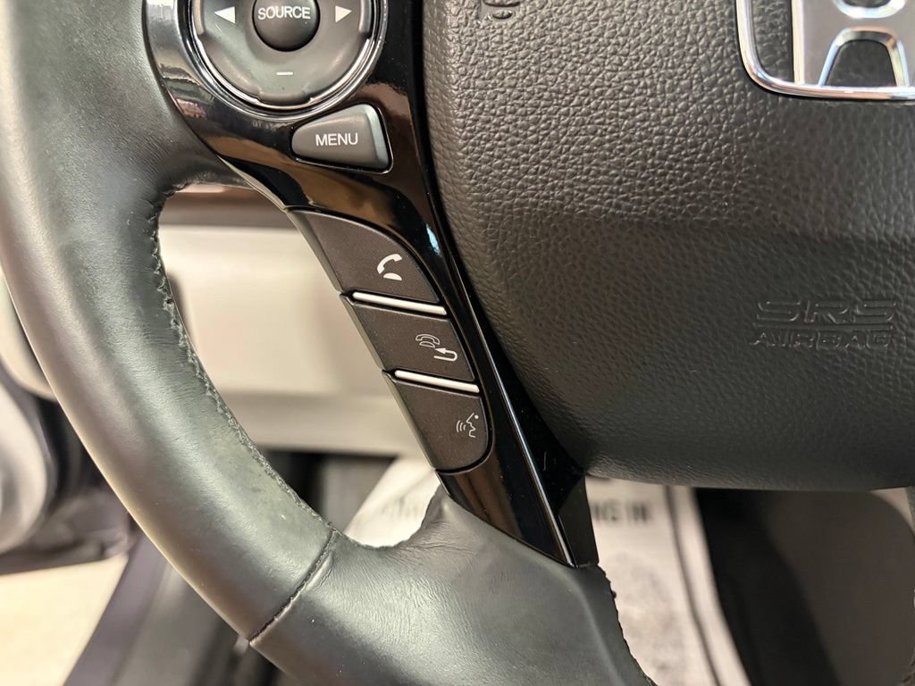 Used 2017 Honda Accord Touring image 14