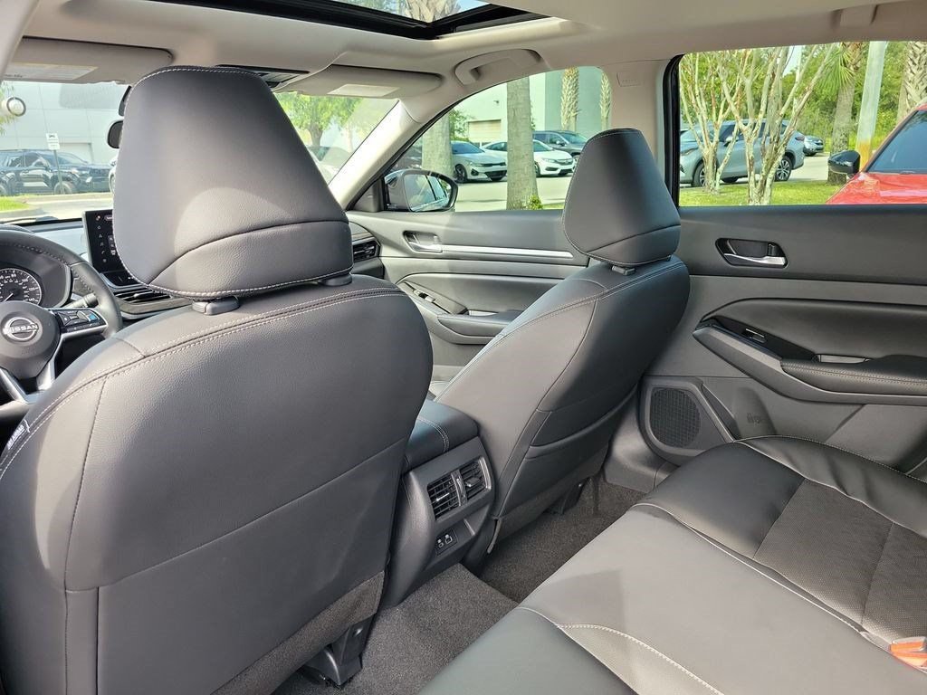 Used 2024 Nissan Altima 2.5 SL FWD image 28