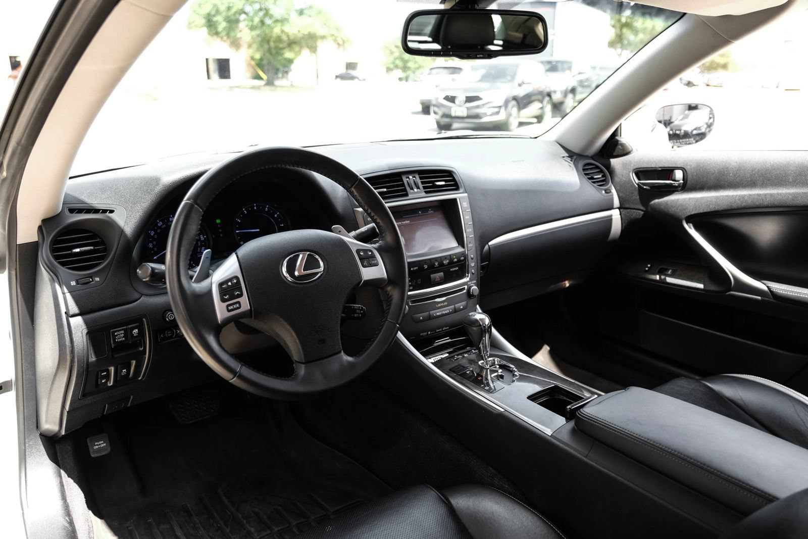 Used 2013 Lexus IS 250C RWD image 2