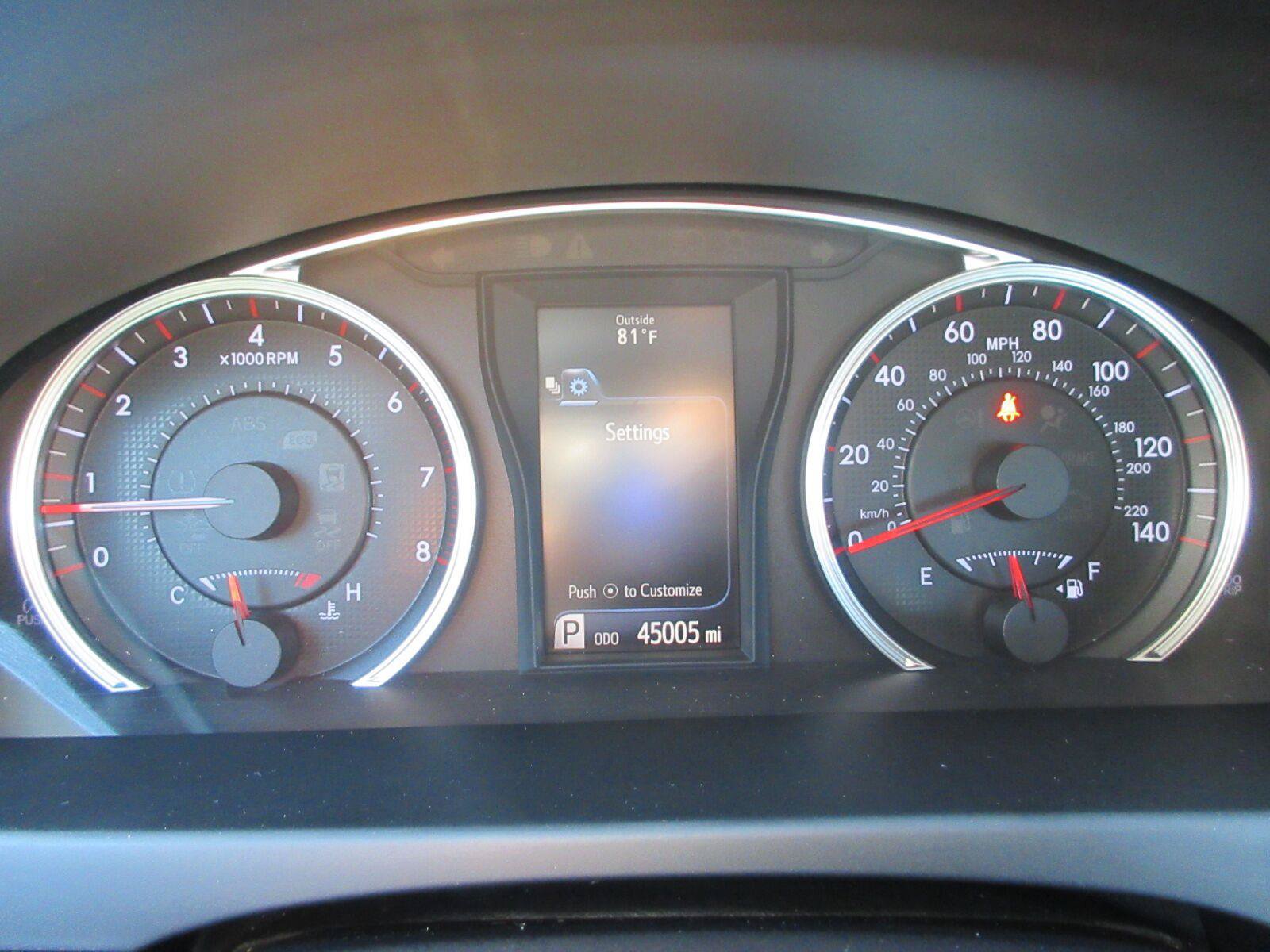 Used 2016 Toyota Camry SE w/ Moonroof Package FWD image 19