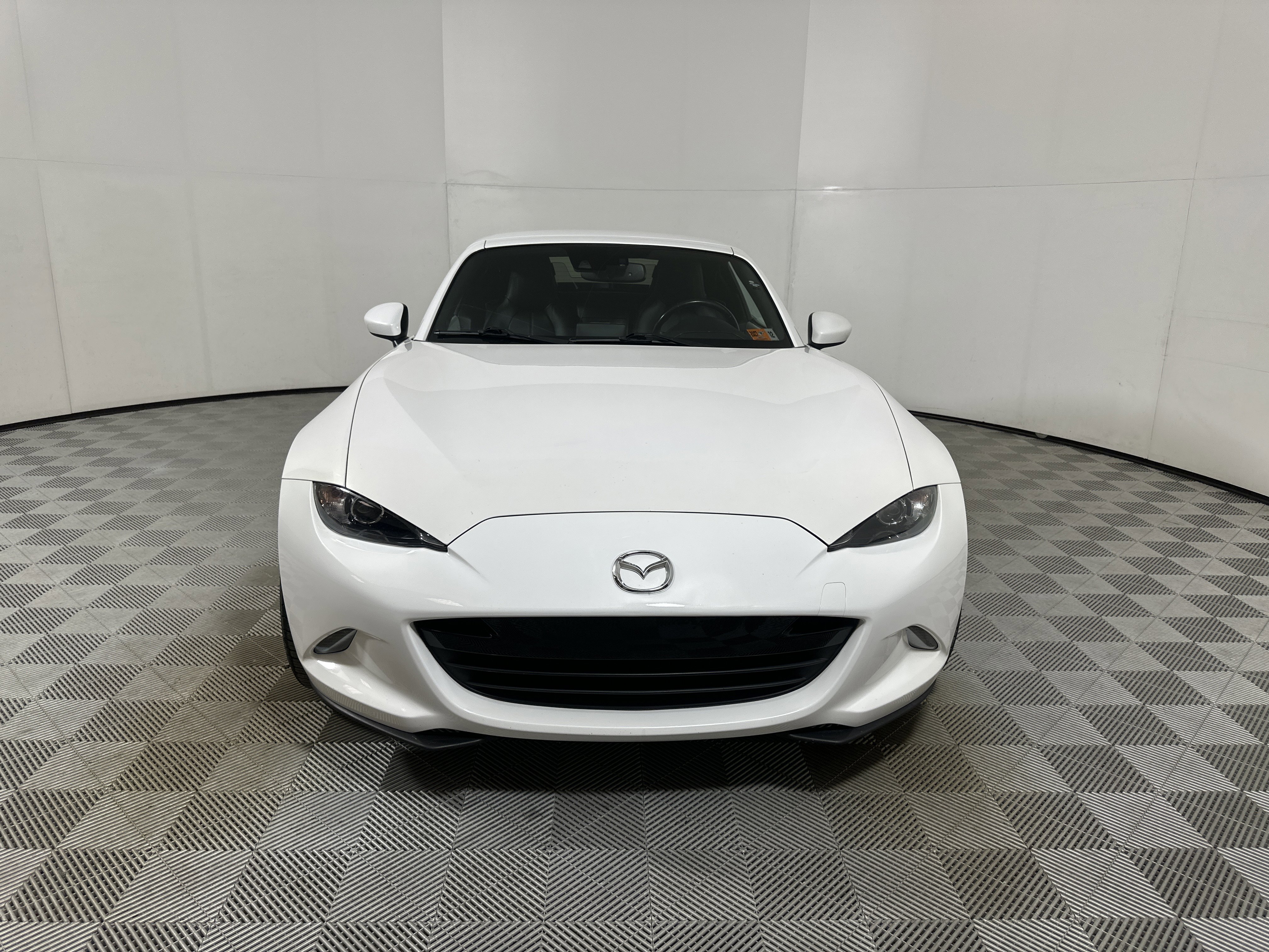 Used 2017 MAZDA MX-5 Miata RF Grand Touring image 2