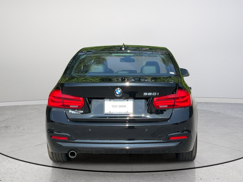 Used 2016 BMW 320i Sedan RWD image 12