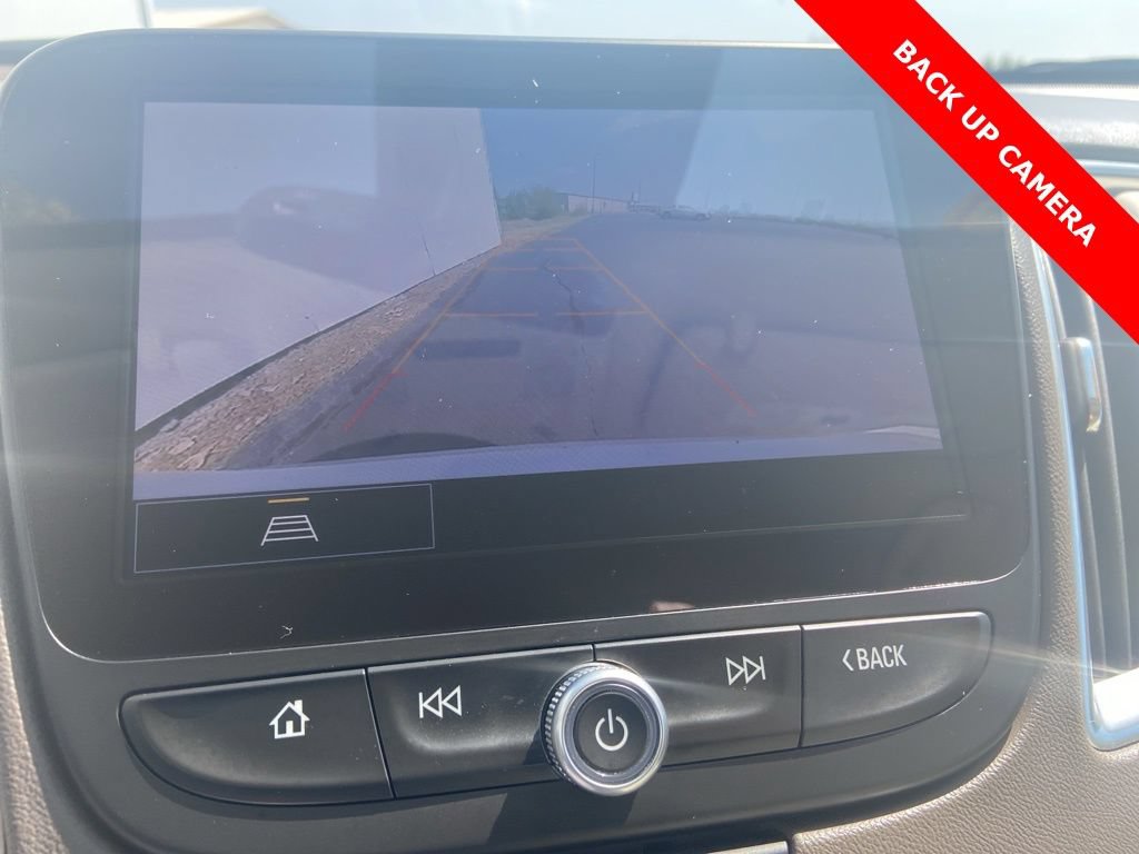 Used 2024 Chevrolet Malibu LT FWD image 3