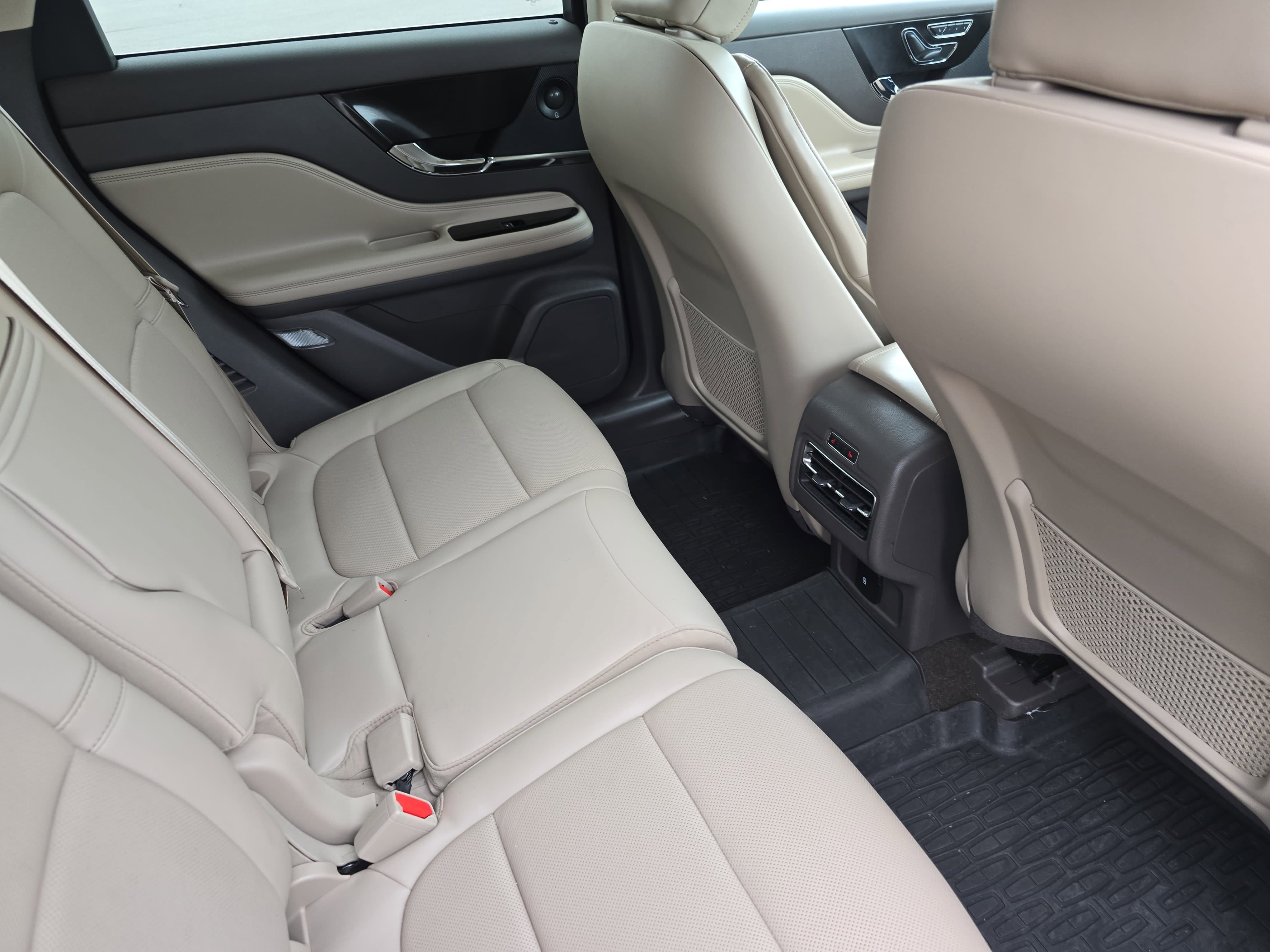 Certified 2021 Lincoln Corsair Reserve image 11