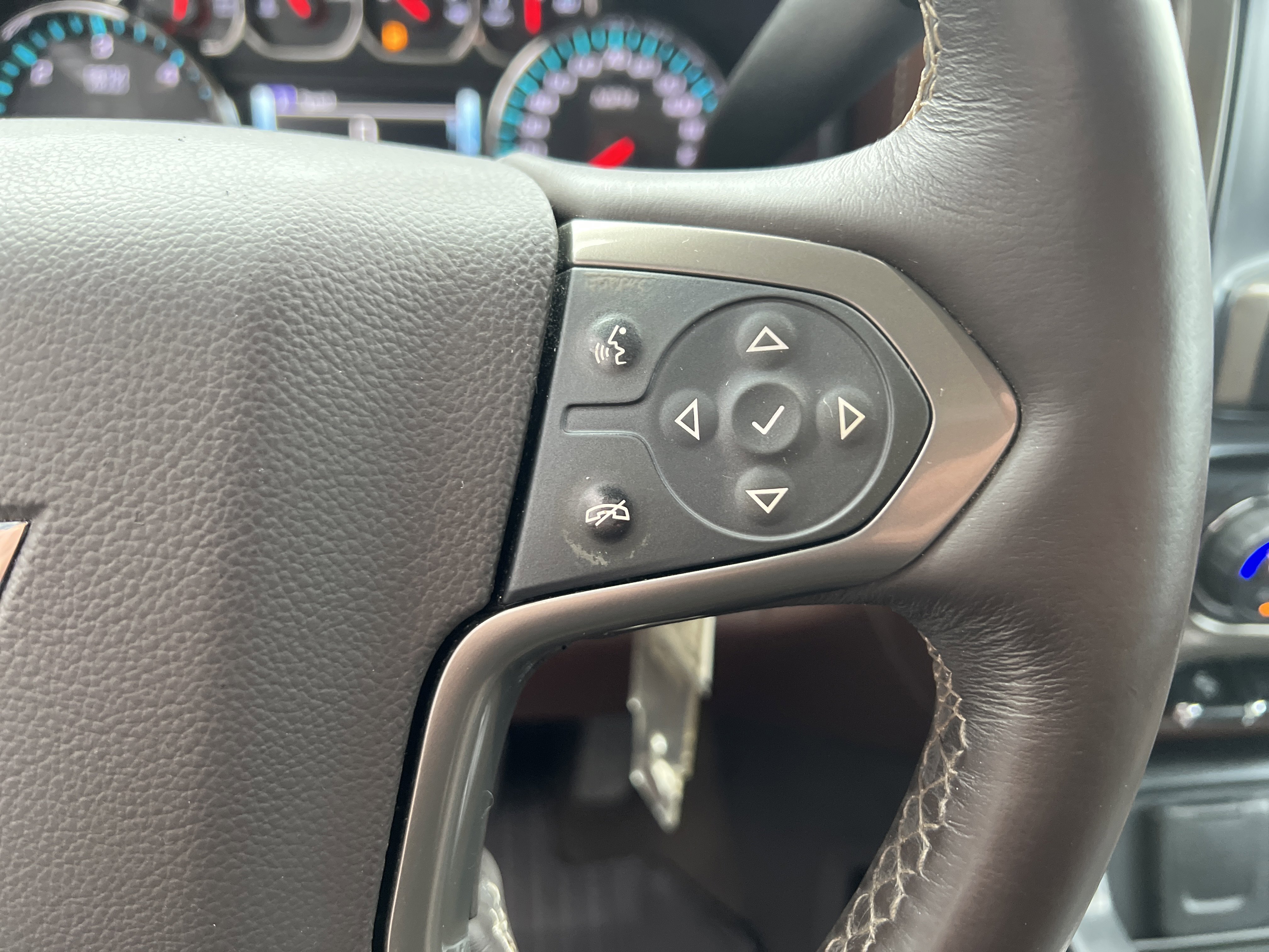 Used 2018 Chevrolet Silverado 1500 High Country image 20