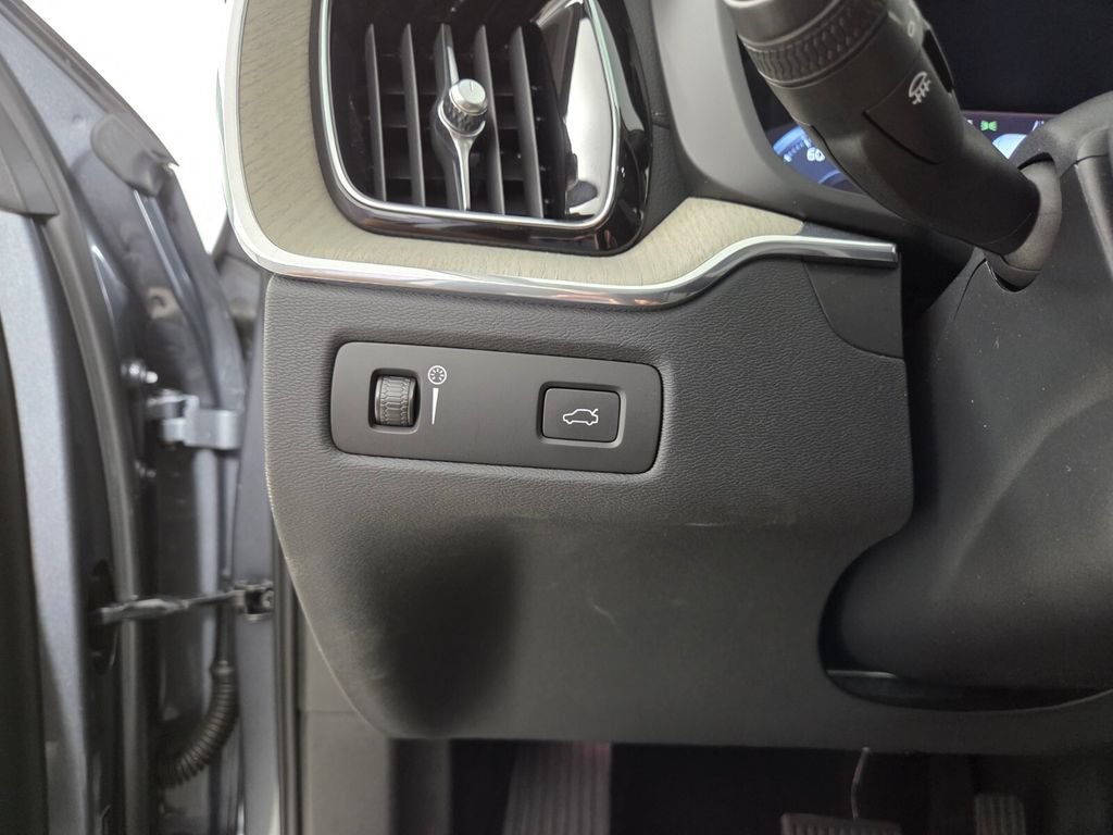 Used 2021 Volvo XC60 T5 Inscription FWD image 26