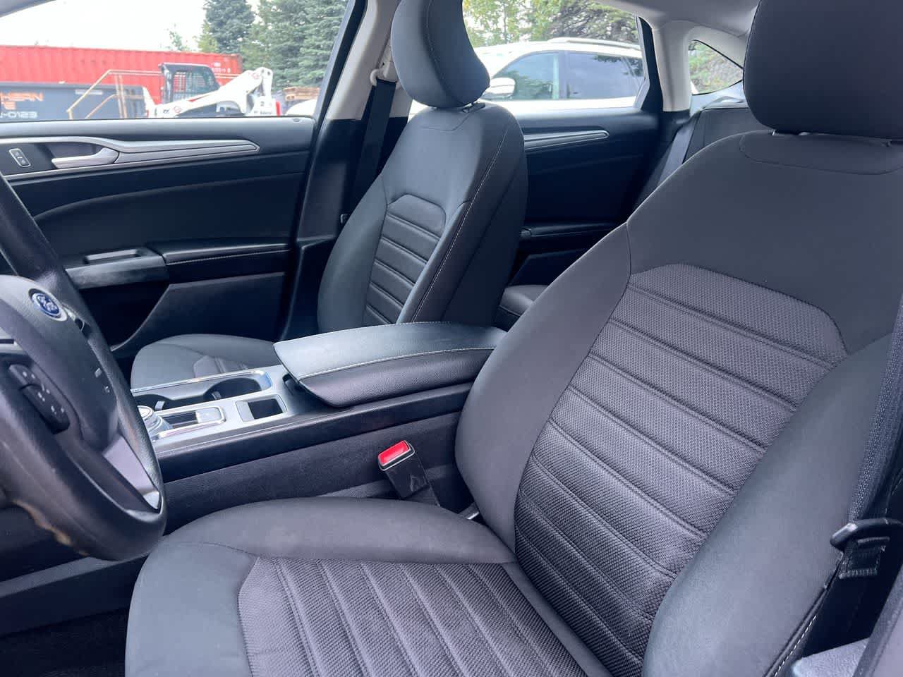 Used 2019 Ford Fusion SE AWD/4WD image 11