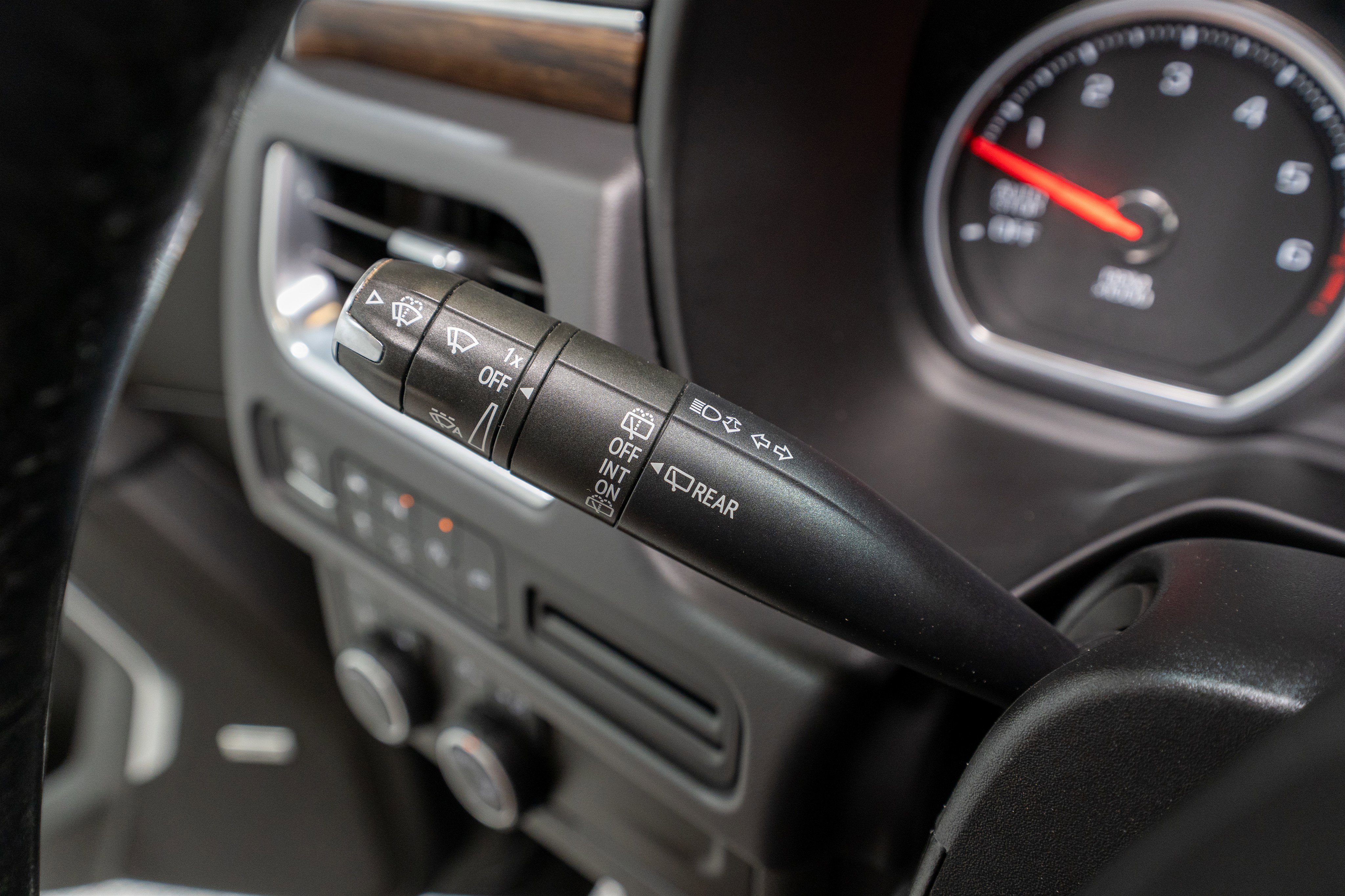 Used 2021 Chevrolet Tahoe Premier AWD/4WD image 28