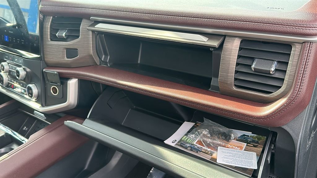 Used 2024 Ford Expedition Limited image 35