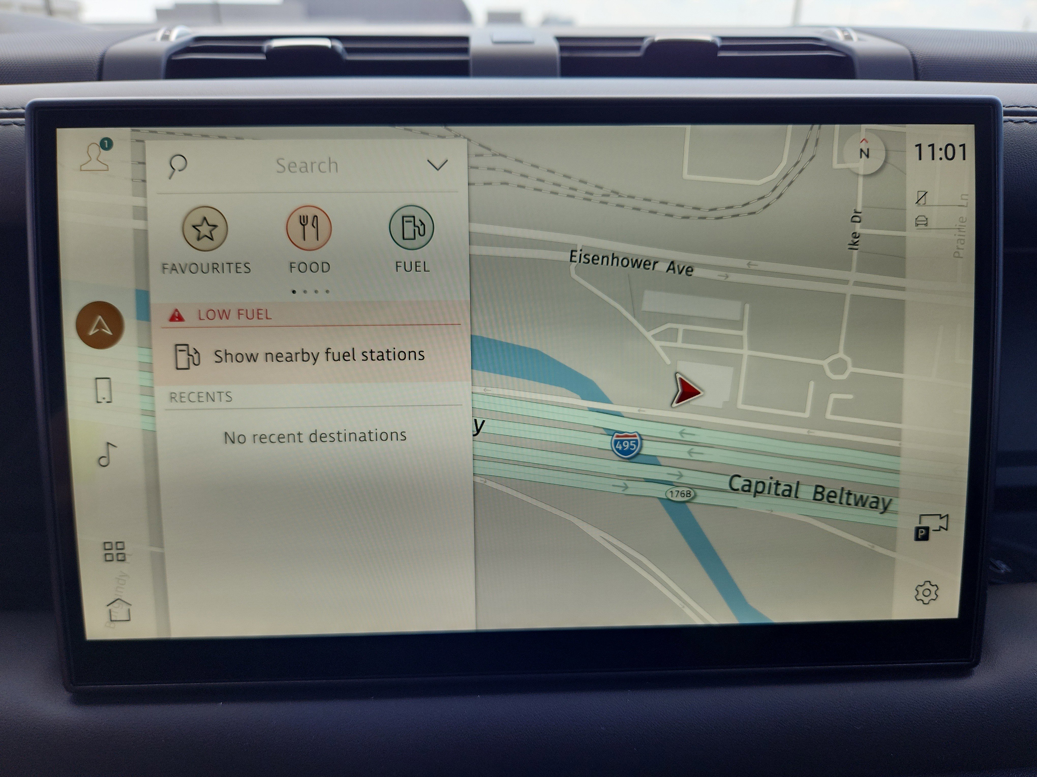 Used 2025 Land Rover Defender 130 X-Dynamic SE image 19