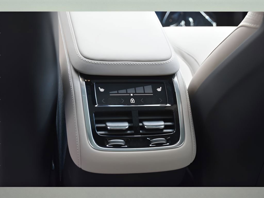 Certified 2026 Volvo XC90 B6 Core w/ Protection Package Premier AWD/4WD image 17