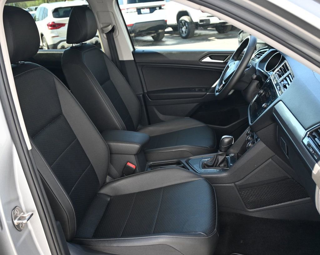 Used 2020 Volkswagen Tiguan SE w/ Panoramic Sunroof Package FWD image 17