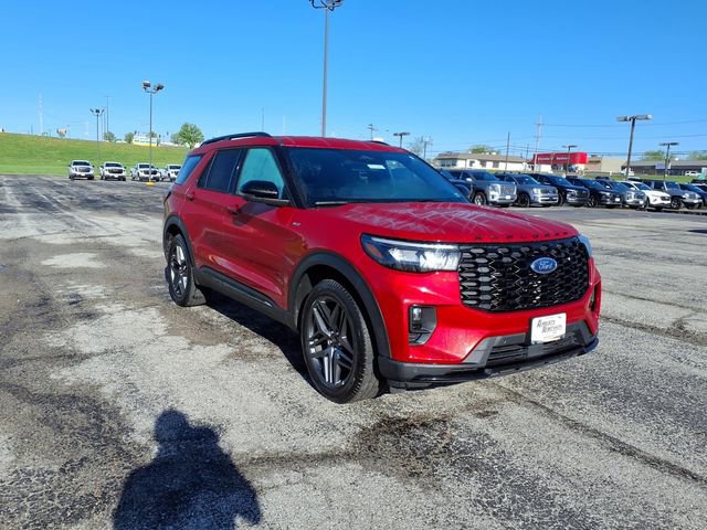 Used 2025 Ford Explorer ST-Line w/ ST-Line Street Pack AWD/4WD image 6