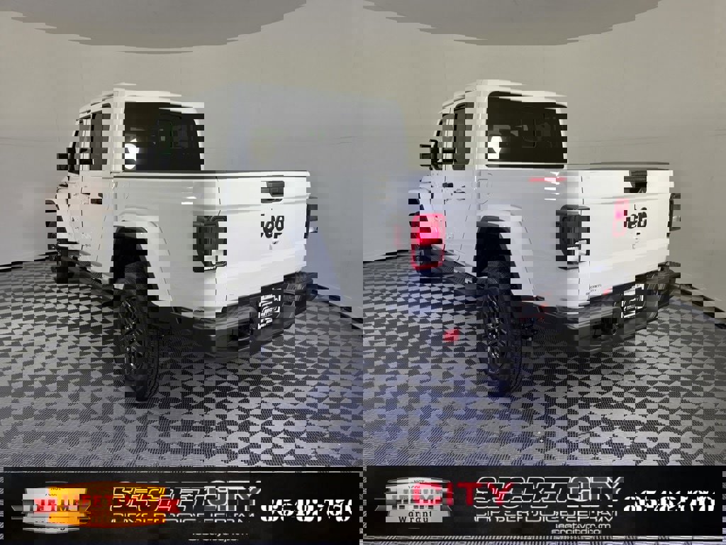 New 2025 Jeep Gladiator Sport image 5