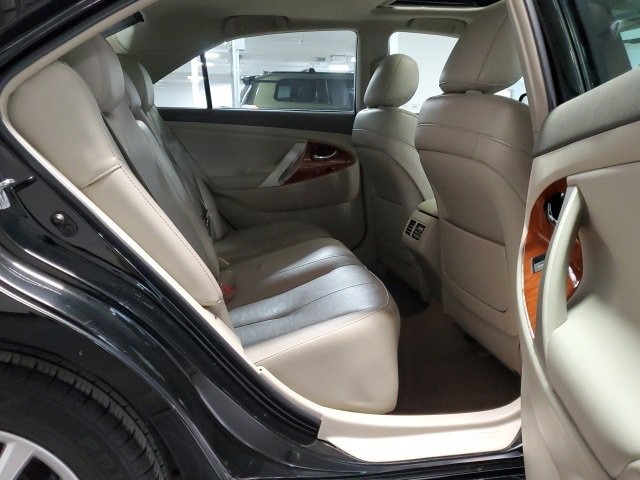 Used 2011 Toyota Camry XLE w/ SE/XLE Extra-Value Pkg image 24