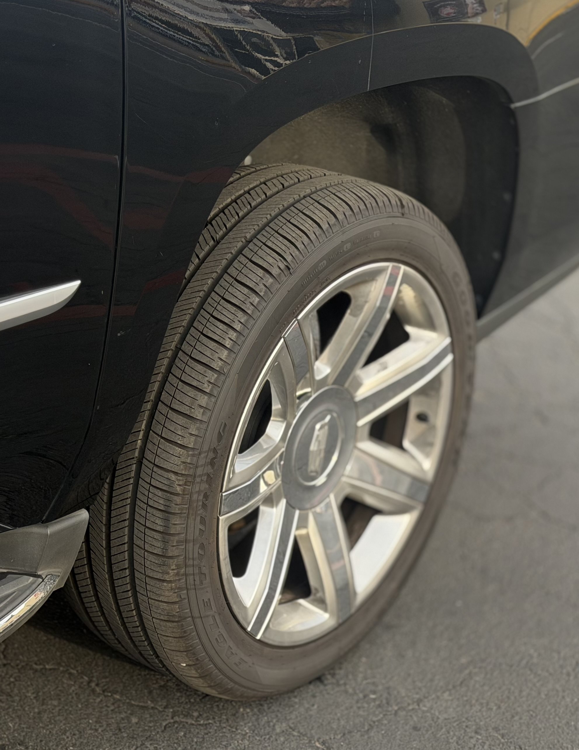 Used 2020 Cadillac Escalade ESV Luxury AWD/4WD image 19