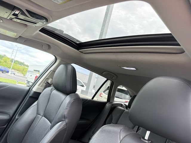 Used 2024 Subaru Outback Limited AWD/4WD image 24