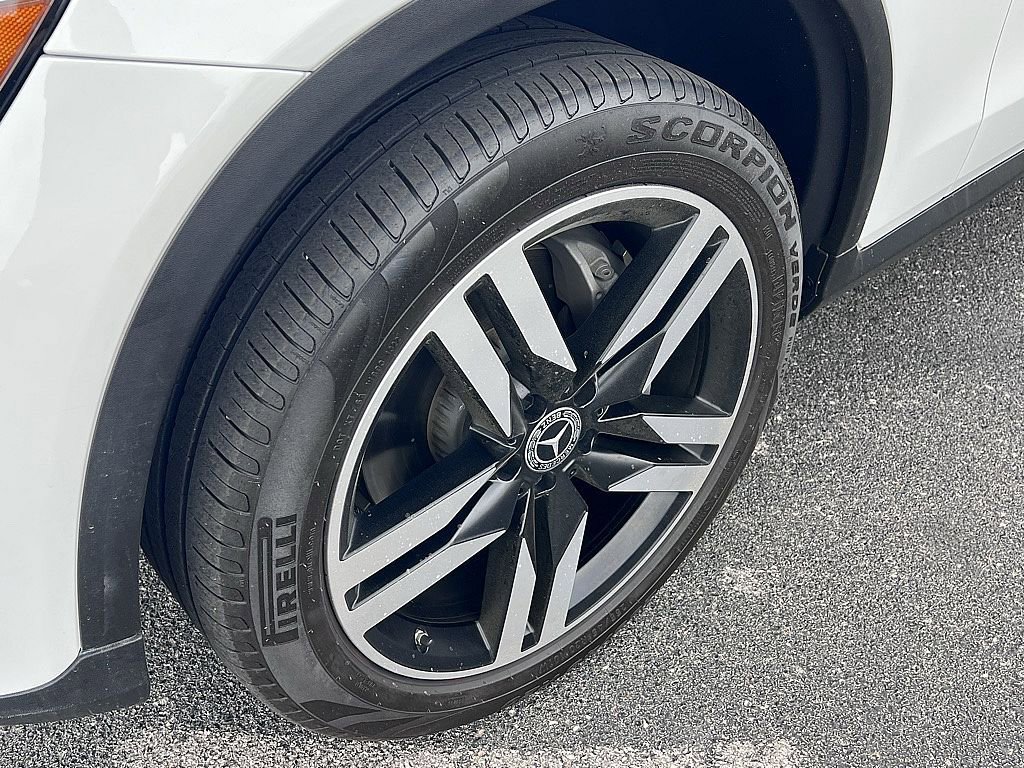 Used 2020 Mercedes-Benz GLC 300 4MATIC image 9