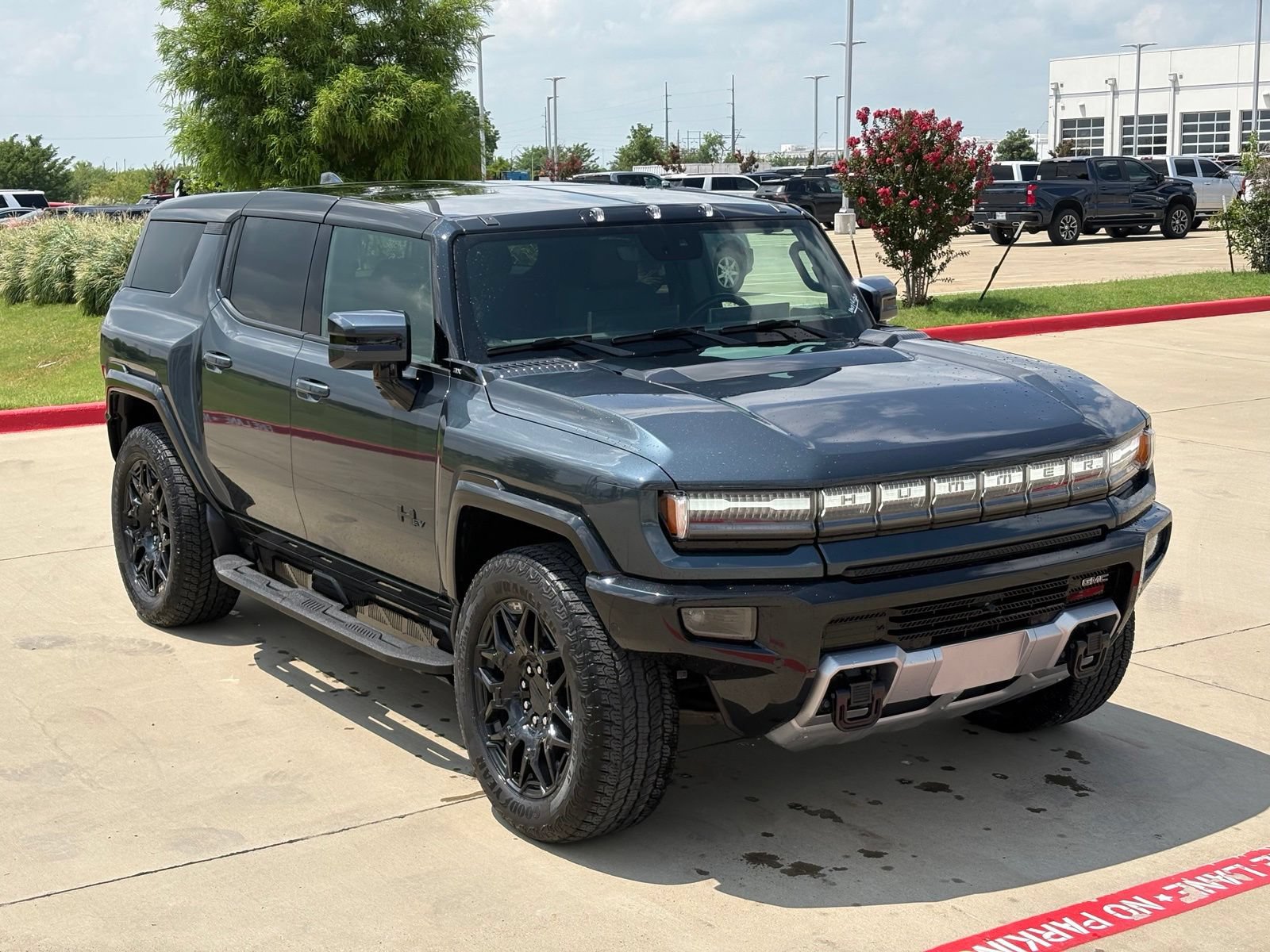 Used 2025 GMC Hummer EV 3X w/ LPO, Dark Essentials Package AWD/4WD image 10