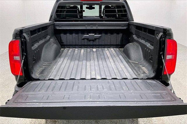 Used 2022 Chevrolet Colorado Z71 w/ Z71 Midnight Edition image 7