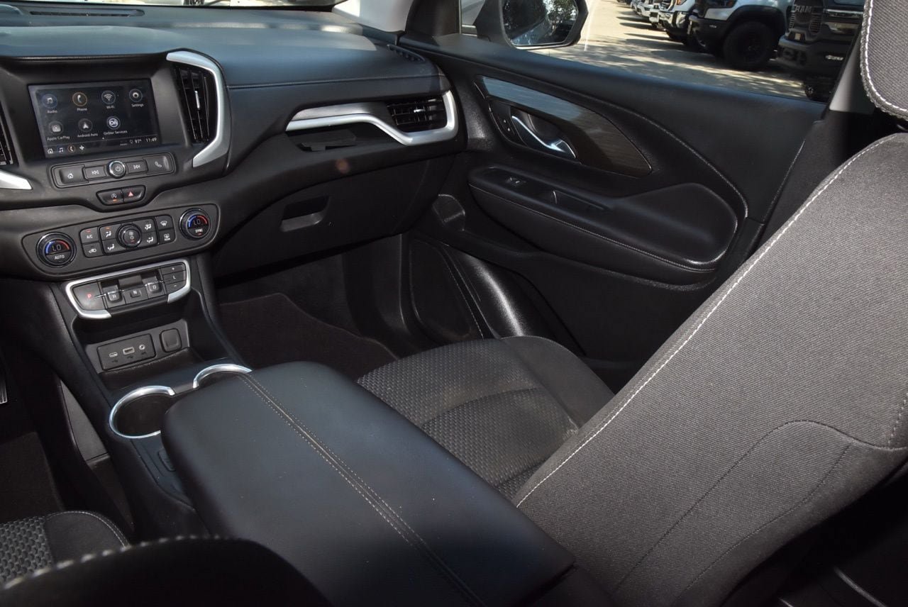Used 2022 GMC Terrain SLE w/ Driver Convenience Package FWD image 17
