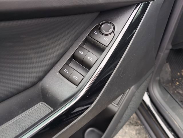 New 2026 Chevrolet Equinox LT w/ Convenience Package II image 15