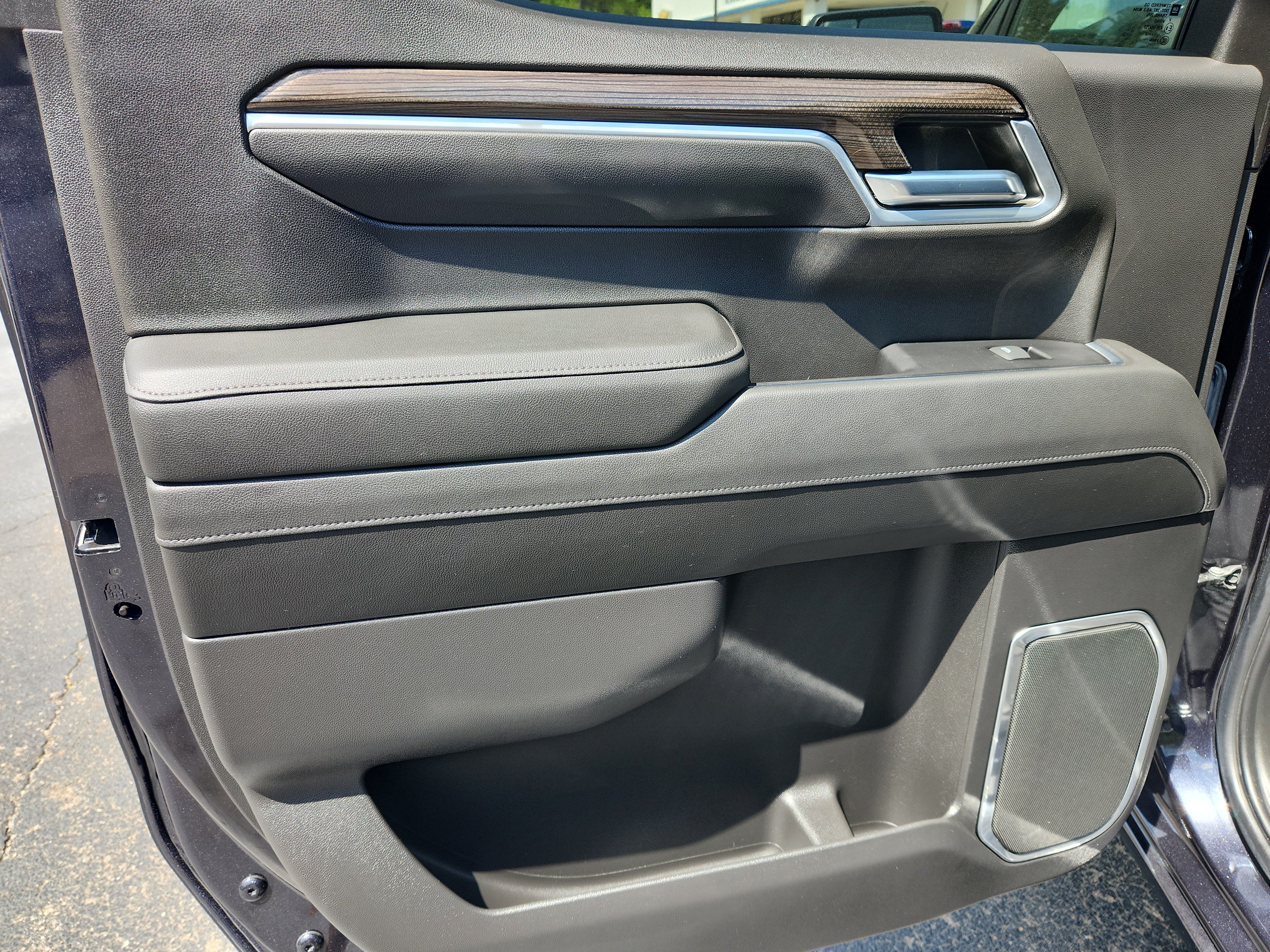 Used 2022 Chevrolet Silverado 1500 LT AWD/4WD image 38