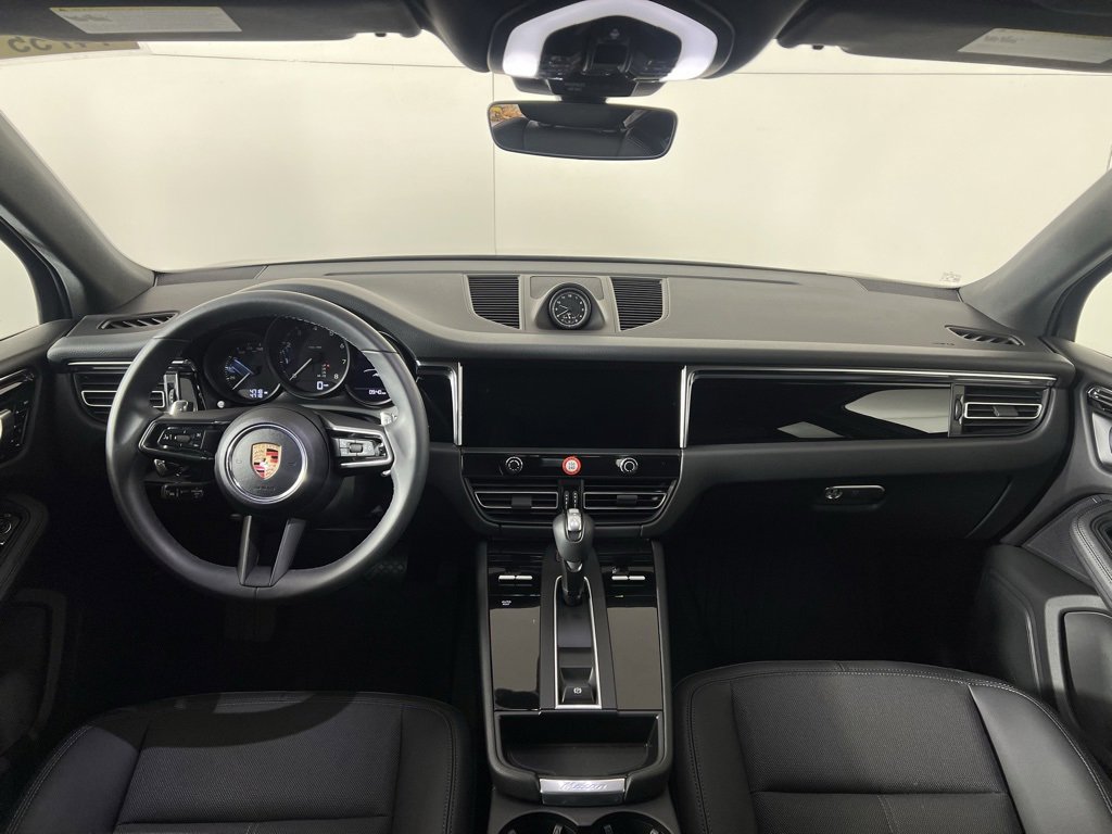 Used 2025 Porsche Macan image 23
