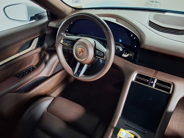 Used 2021 Porsche Taycan image 17
