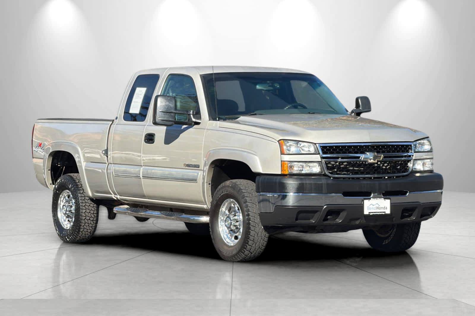 Used 2007 Chevrolet Silverado 2500 LT w/ Skid Plate Package AWD/4WD image 9