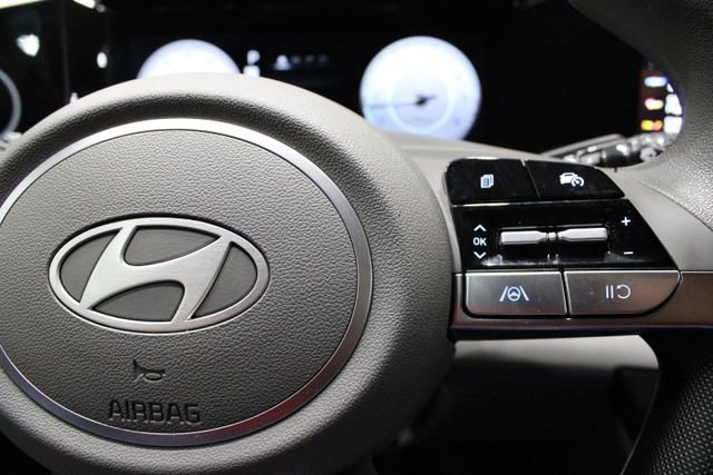 Used 2024 Hyundai Elantra SEL image 19