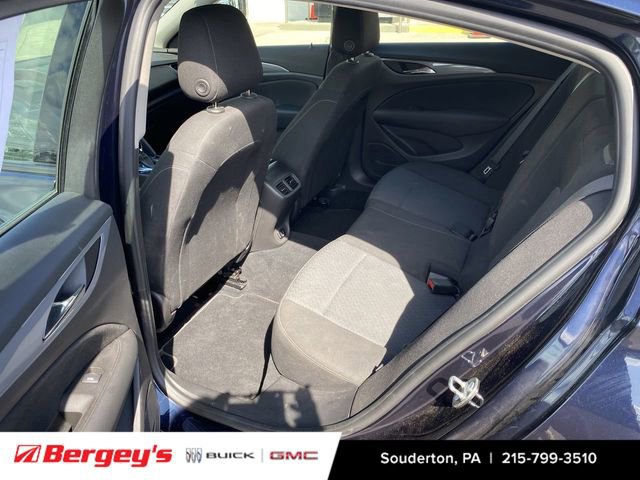 Used 2018 Buick Regal Preferred image 5