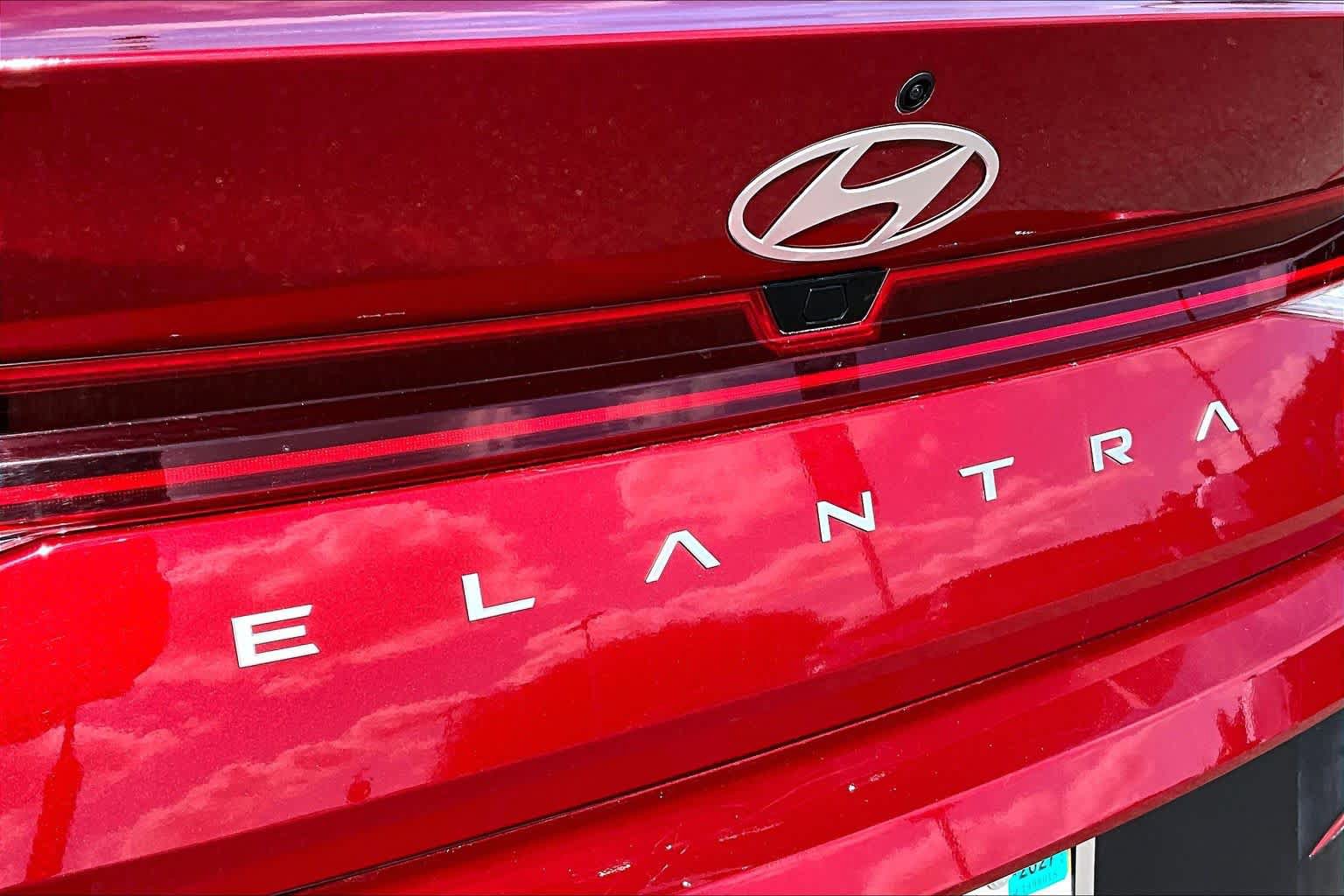 Used 2024 Hyundai Elantra Blue FWD image 30