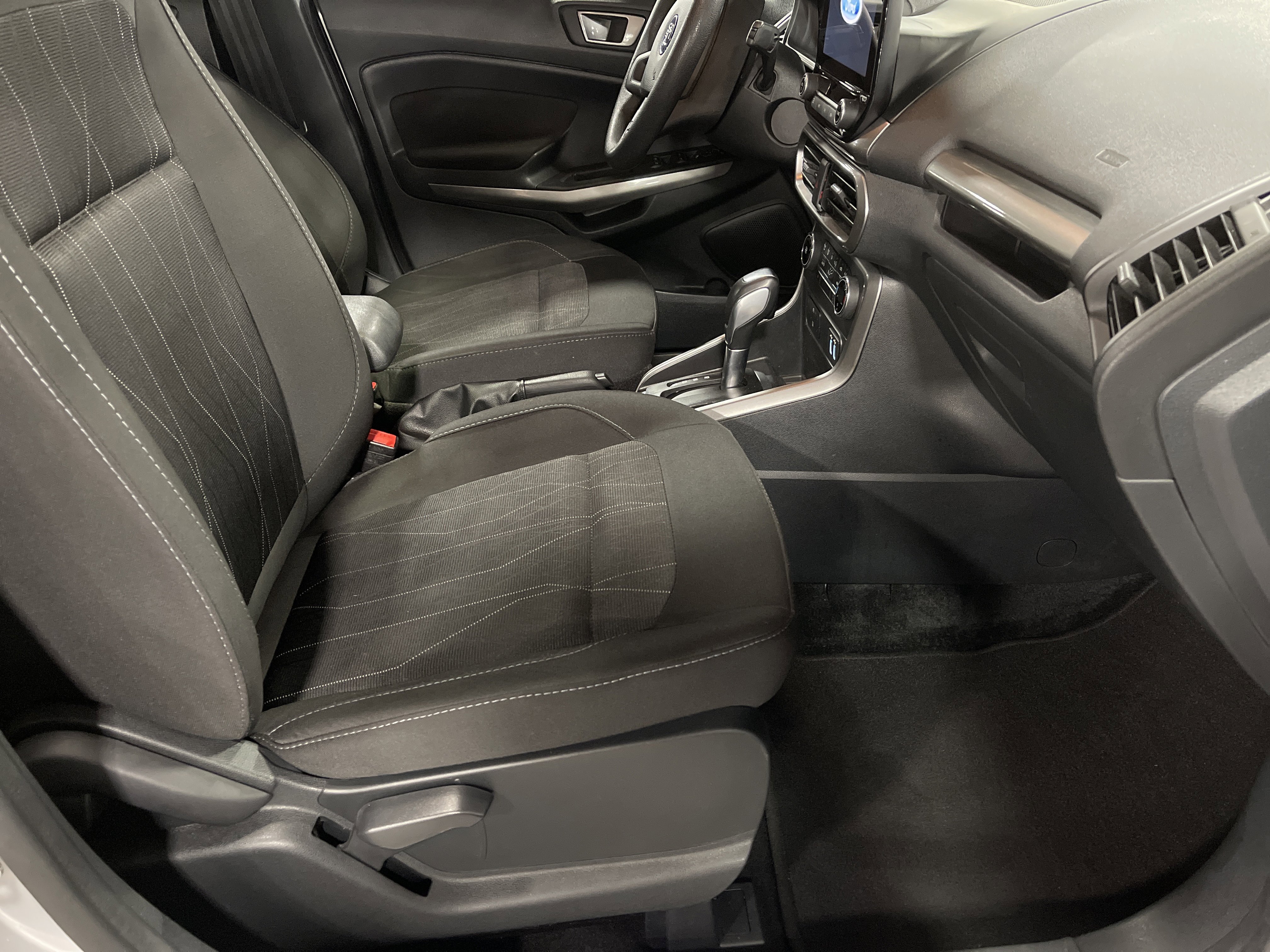 Used 2021 Ford EcoSport SE image 14