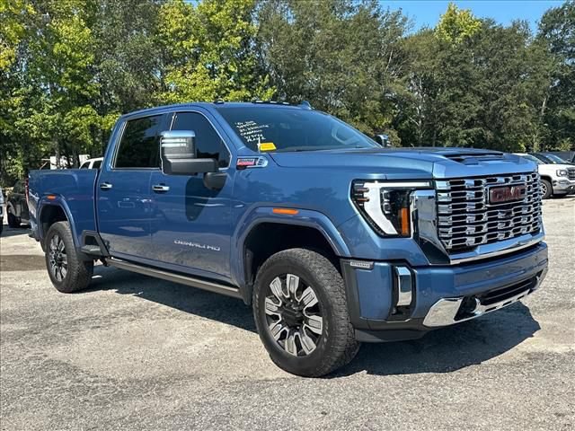Used 2024 GMC Sierra 2500 Denali w/ Technology Package AWD/4WD image 2