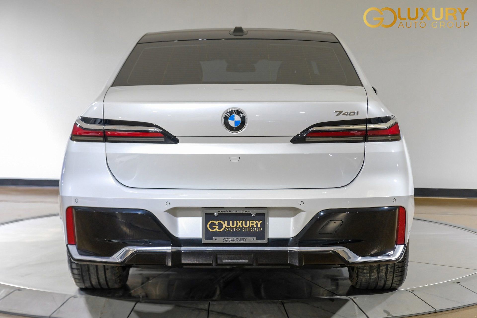 Used 2024 BMW 740i w/ Premium Package 2 image 15