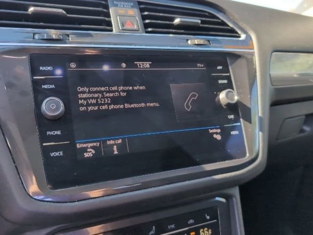 Used 2022 Volkswagen Tiguan SE w/ Panoramic Sunroof Package image 16