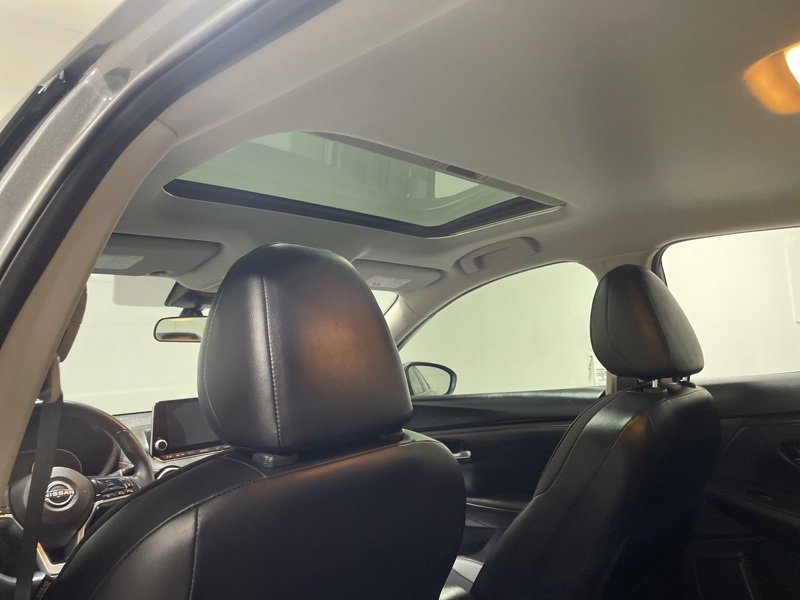 Used 2024 Nissan Sentra SR w/ SR Premium Package image 18