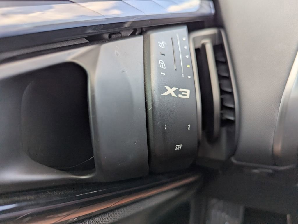 Used 2025 BMW X3 xDrive30i image 34