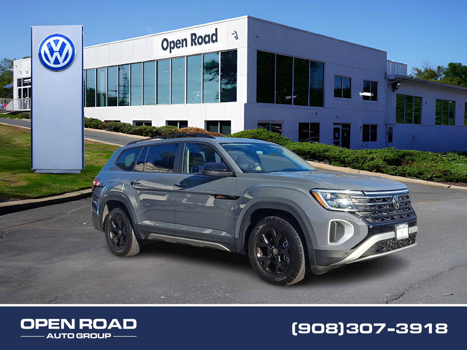 Used 2025 Volkswagen Atlas Peak Edition SE AWD/4WD image 1