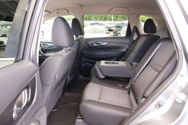 Used 2018 Nissan Rogue SV FWD image 10