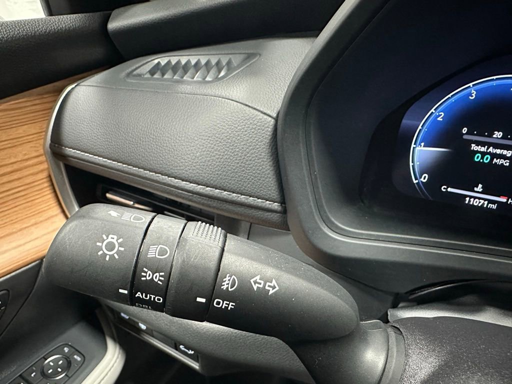 Used 2025 Toyota Grand Highlander AWD image 21