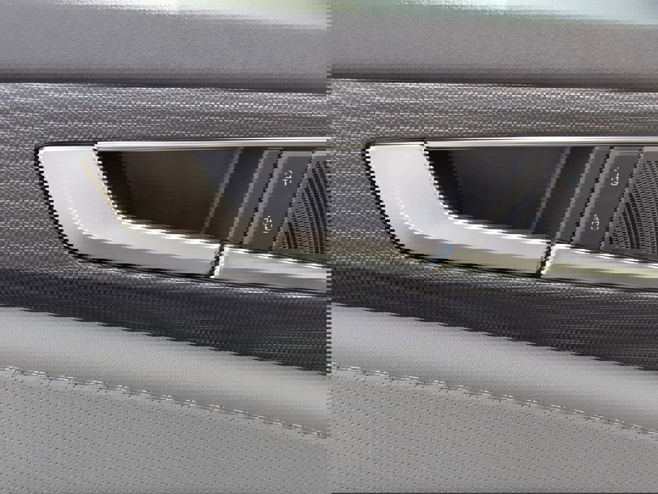 New 2026 Volkswagen Atlas Cross Sport SEL R-Line image 12