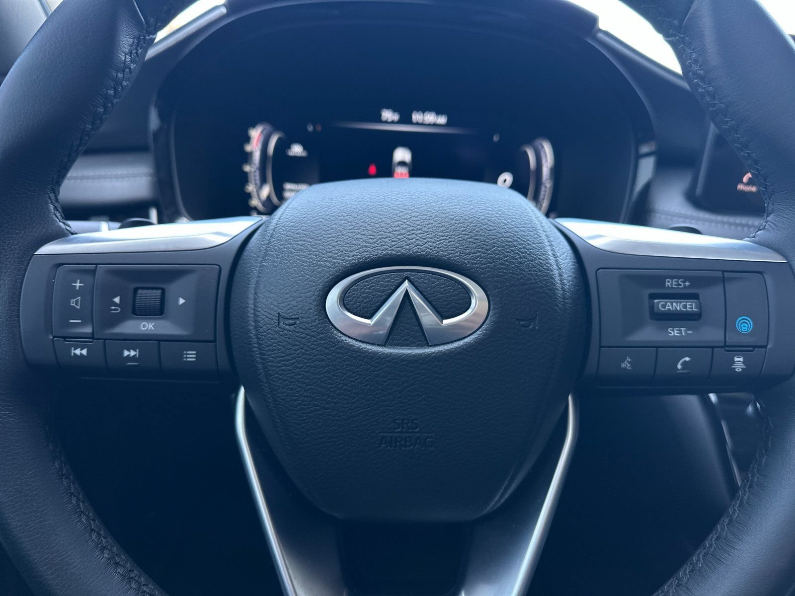 Used 2025 INFINITI QX60 Luxe FWD image 24