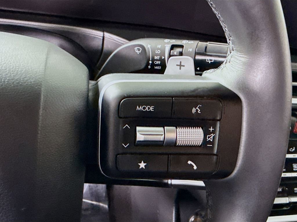 Used 2025 Hyundai Santa Fe SE image 22