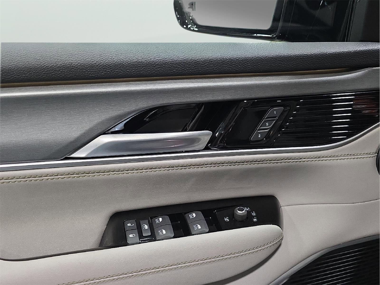 New 2026 Jeep Grand Wagoneer L Limited AWD/4WD image 9